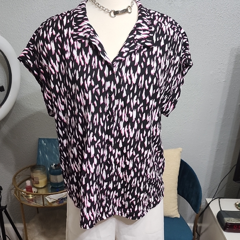 Alex & Jordan Women's Black and Pink Patterned Button Up Top Sz. XL